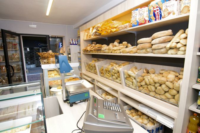 arredamento negozi panetteria borgosesia (19)